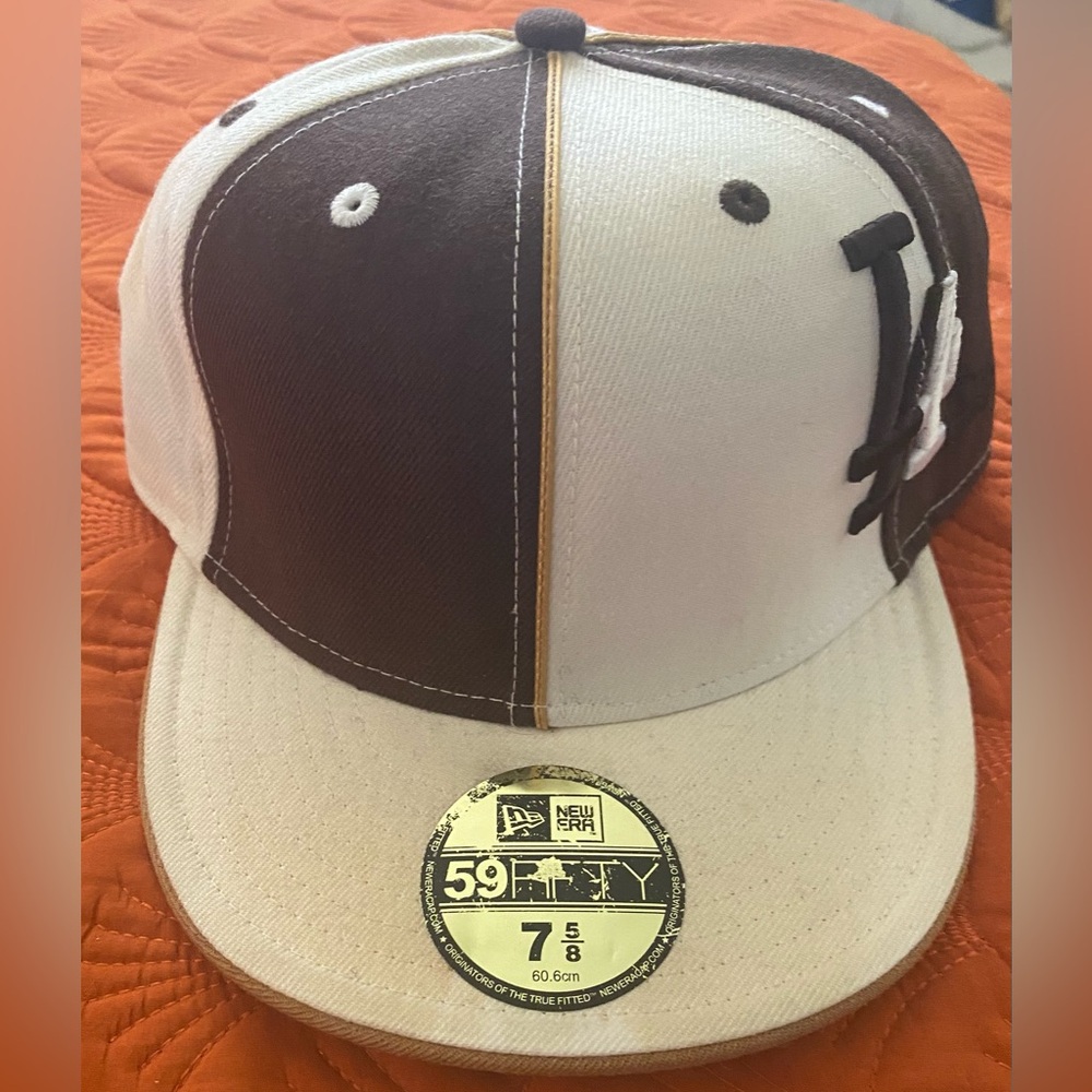 New Era baseball hat LA  7 5/8
